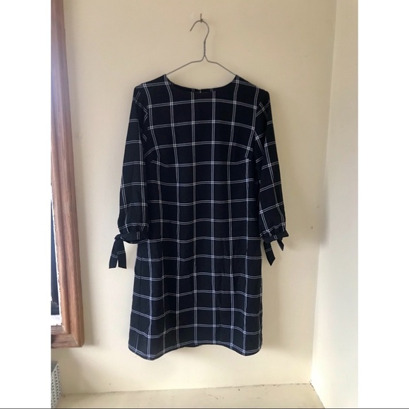 Dress - Picture 1 of 2